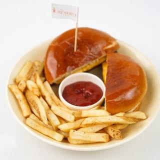 Kids CheeseBurger with fries